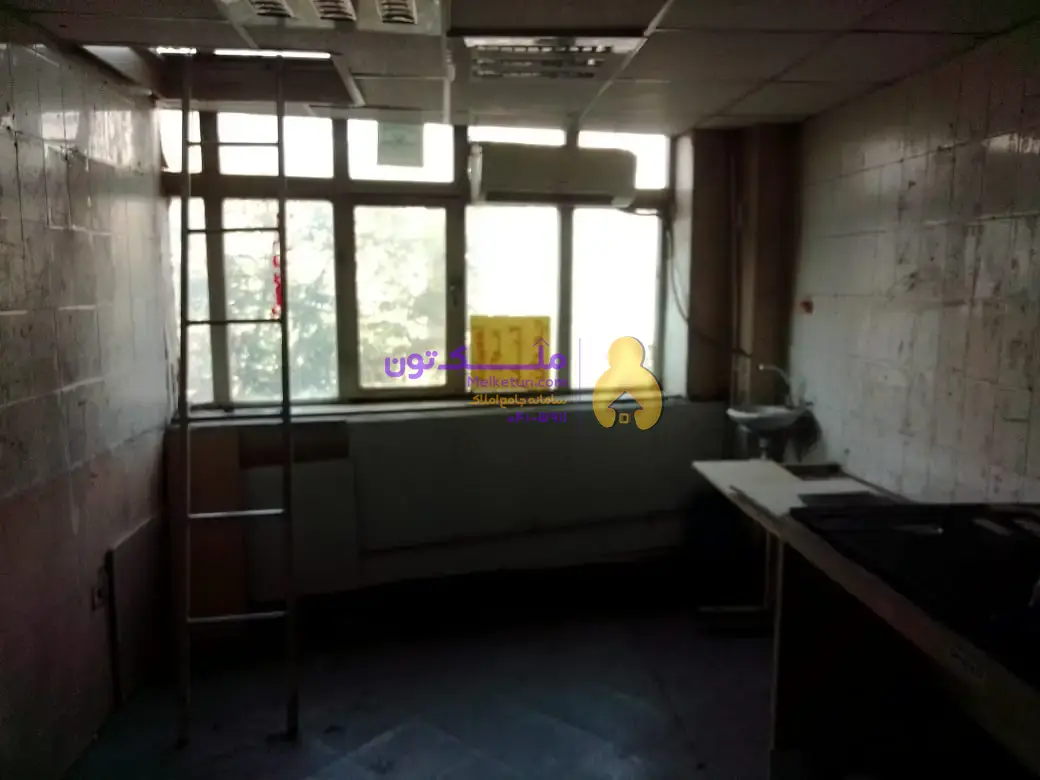 ۱۸ متر مغازه با امکانات کامل در خیابان منوچهری