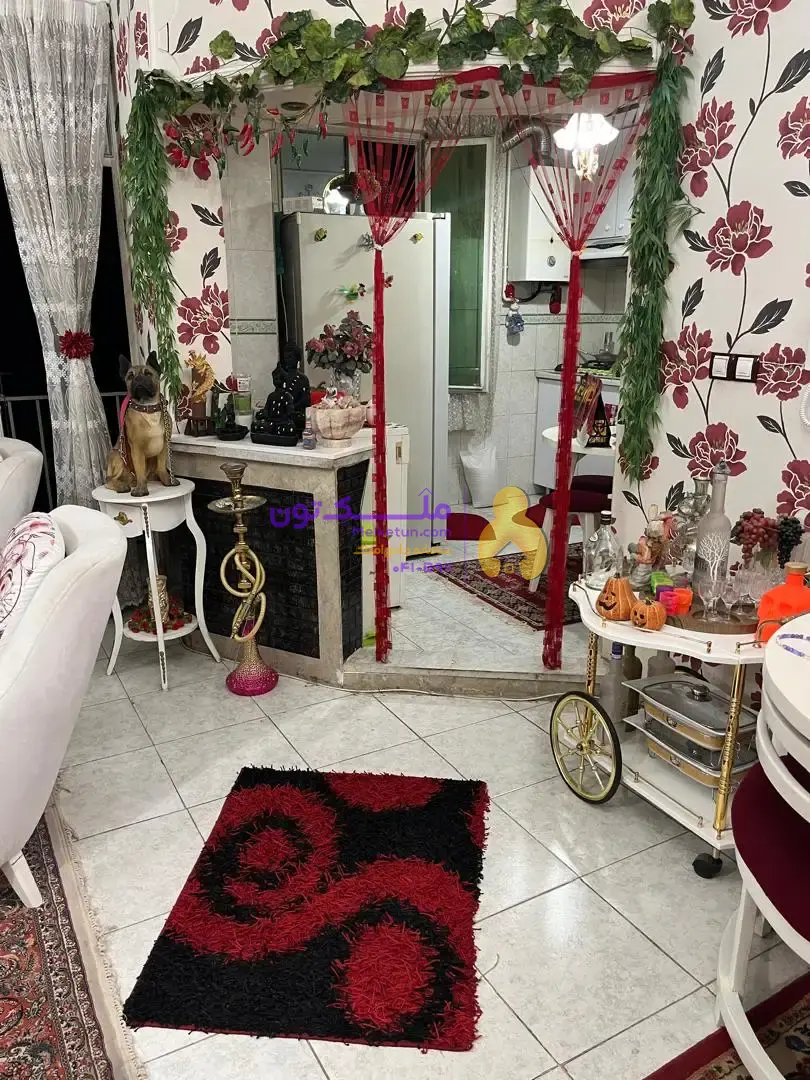 آپارتمان ۶واحدی .طبقه ی سوم.۶۷ متری.محله ی نوروزیان،بلوارپرستار،حکمت هشتم.