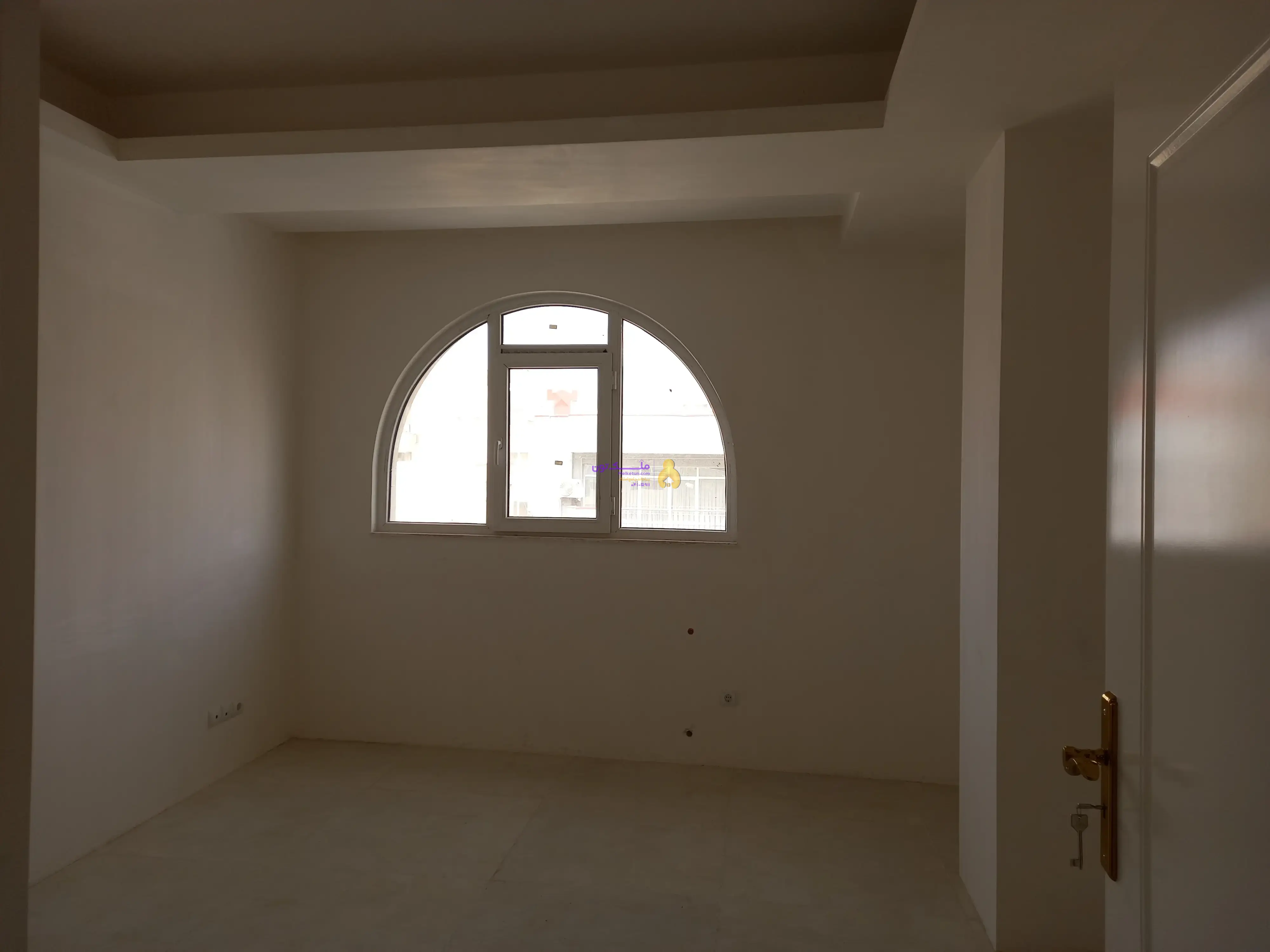 فروش آپارتمان ۲۳۰مترمربع دوخوابه حیاط دار ولیعصرجنوبی
