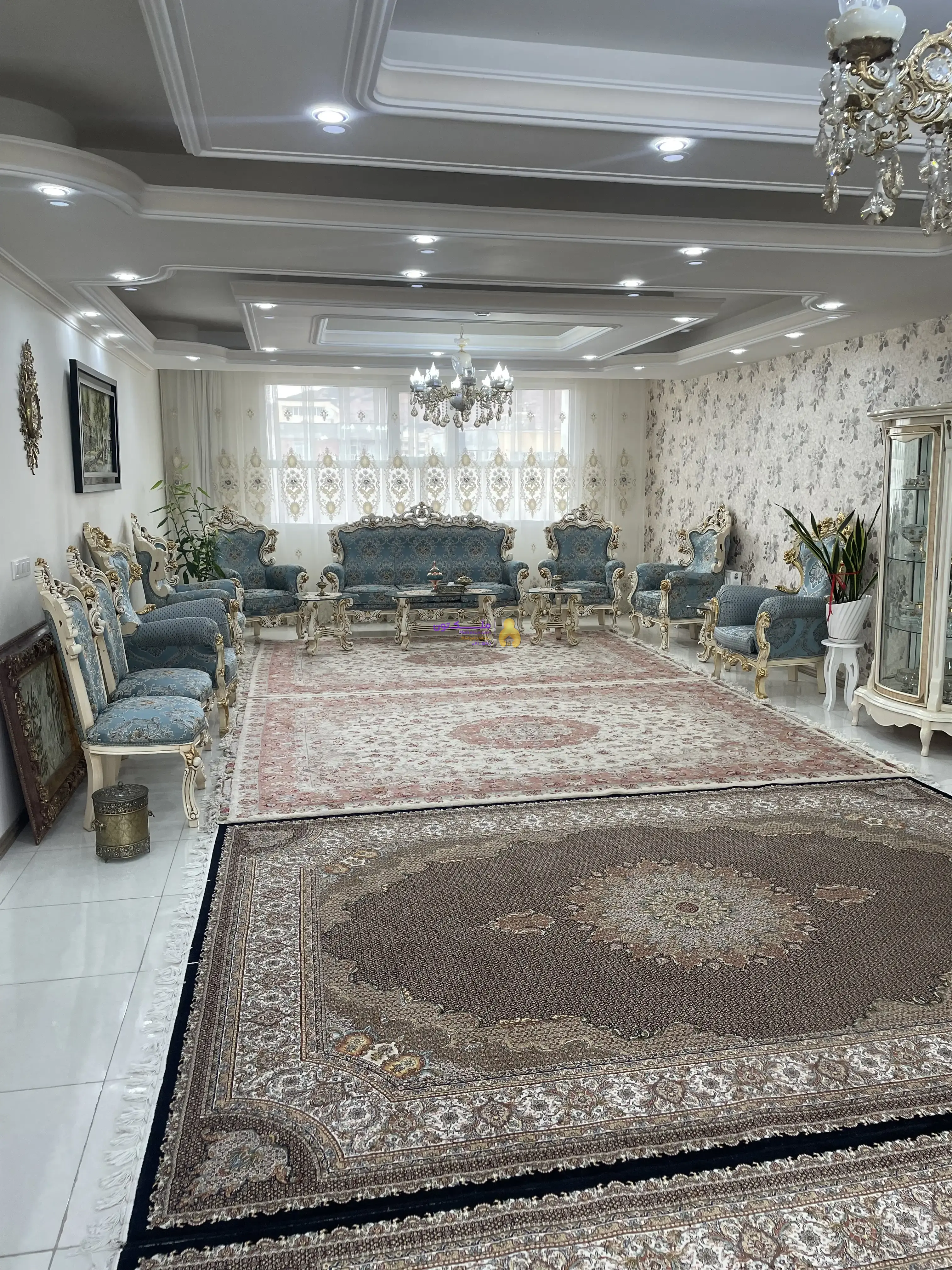 فروش واحد ۲۴۰ مترامام منصور