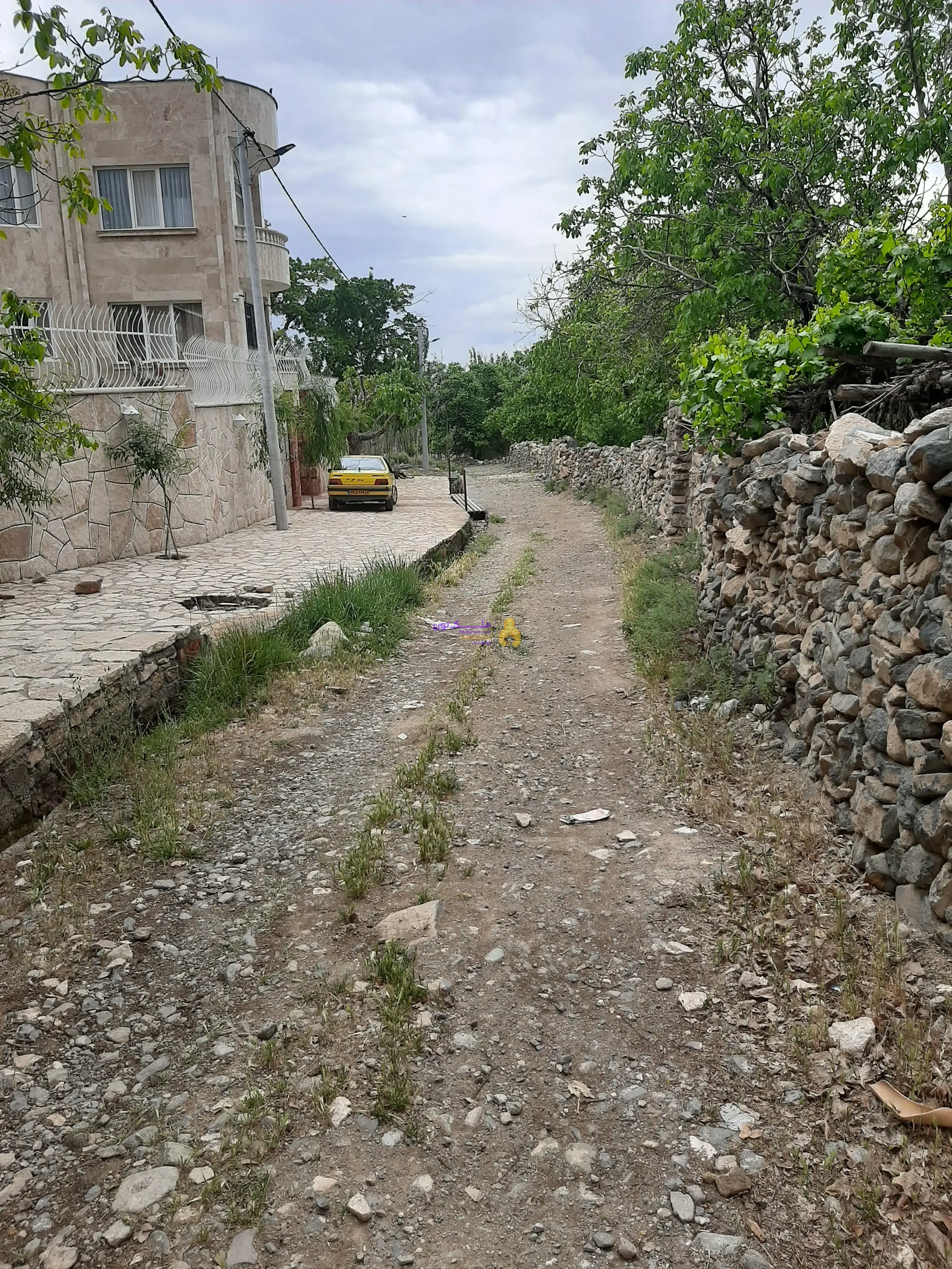 باغ چهاردیواری متراژ ۵۳۰ مترلب رودخانه درروستای کشه محله سینه طرق سند تک برگ