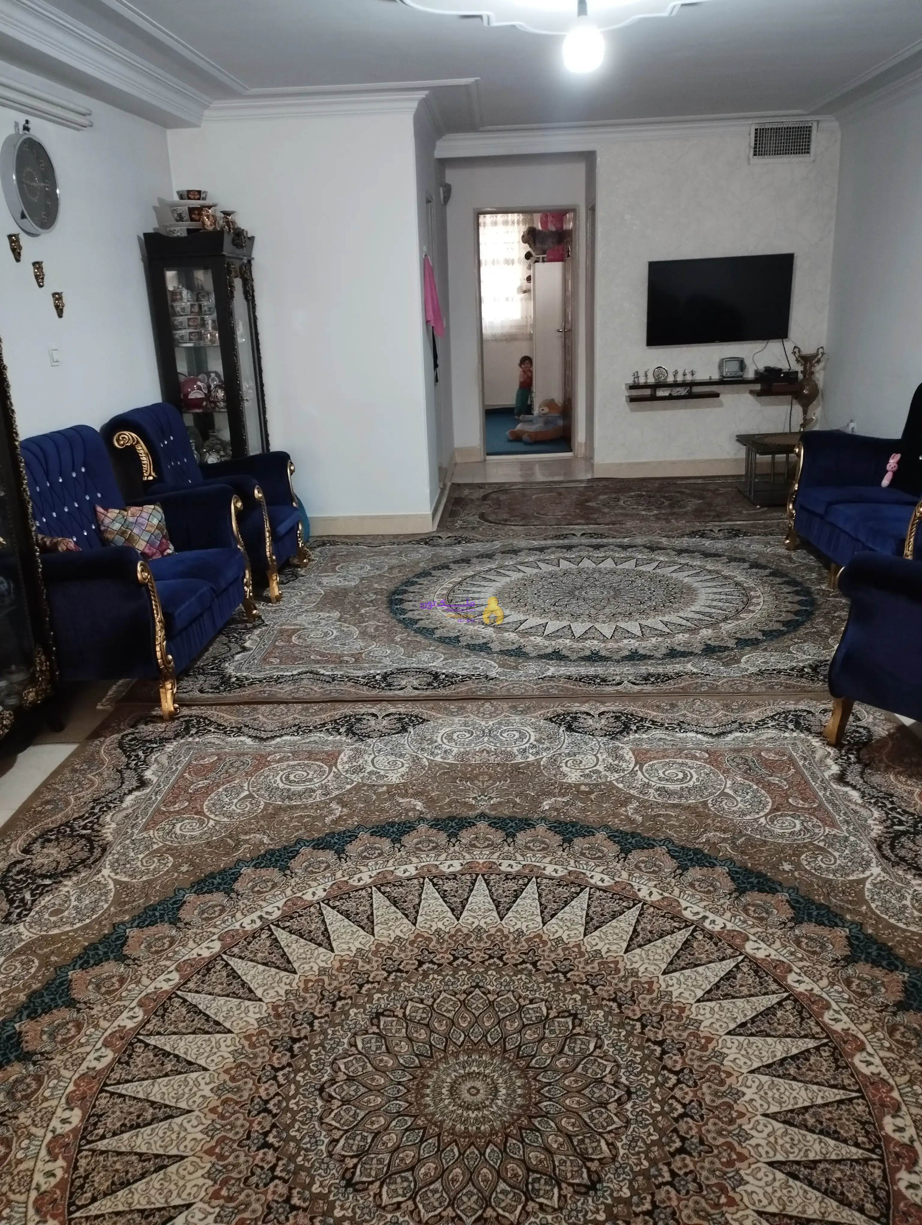 آپارتمان ۹۴متری طبقه اول ۸مترخیاط خلوت واقع در باقرشهر درسون آباد
